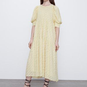 ZARA YELLOW LOOSE-FITTING TEXTURED DRESS---SIZE XS